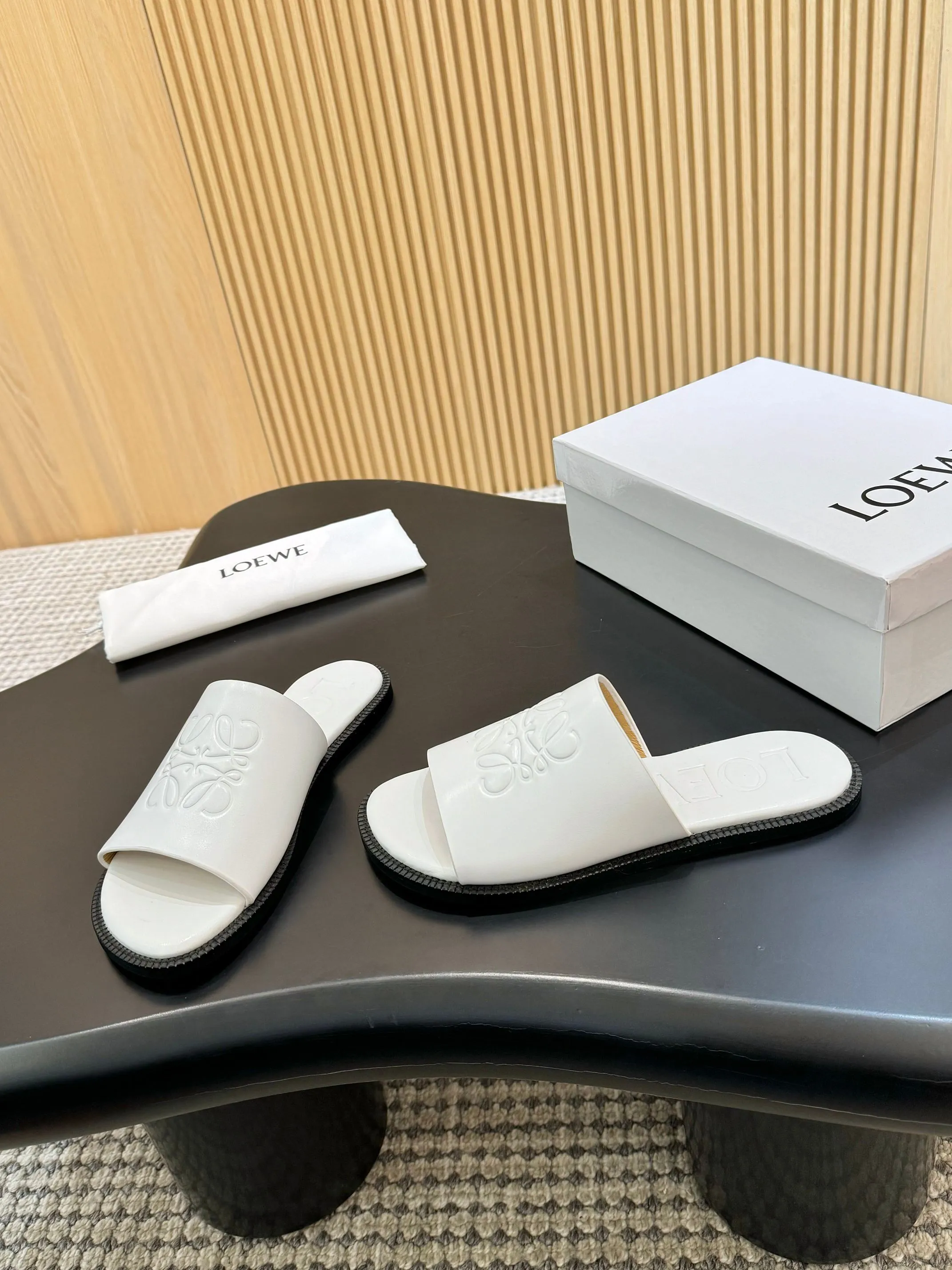 👟👟Ex-factory price 340👟👟 Genuine leather sole +40 LOEWE 25th spring and summer new style, same style for men and women, six colors to choose from. Code number:35-45